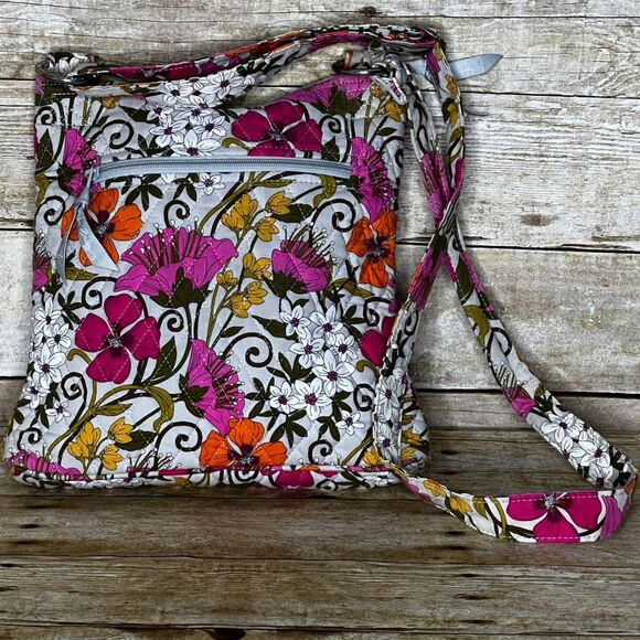 VERA BRADLEY TEA GARDEN QUILTED EVERYDAY COTTON CROSSBODY HIPSTER GRAY FLORAL - Picture 2 of 6